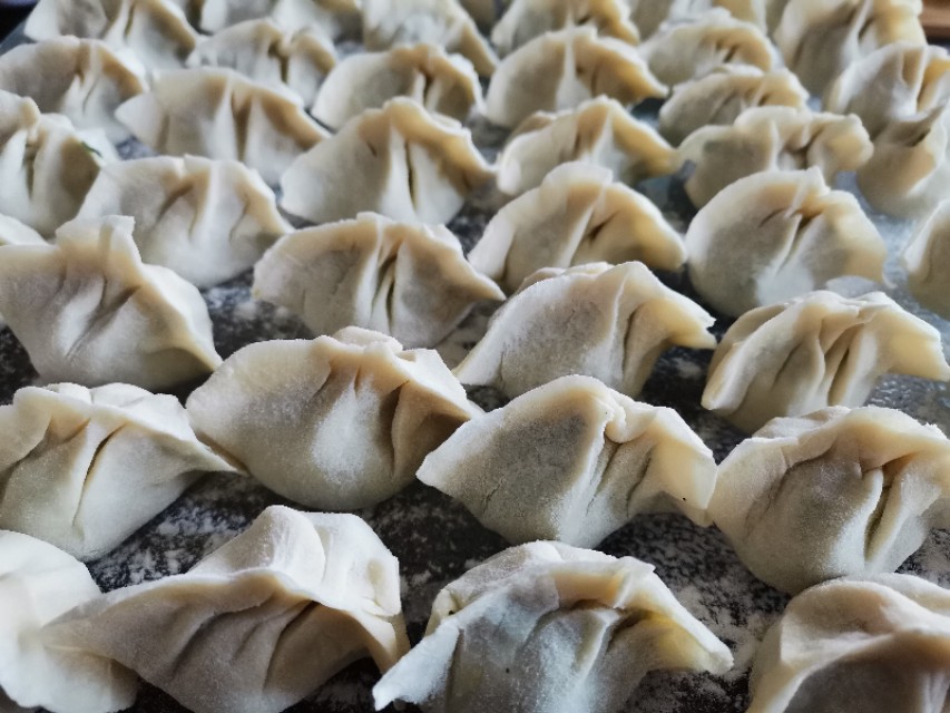 当韭菜邂逅黄豆芽,就变成了“黄鸟钻翠林”,居然是一道家常菜