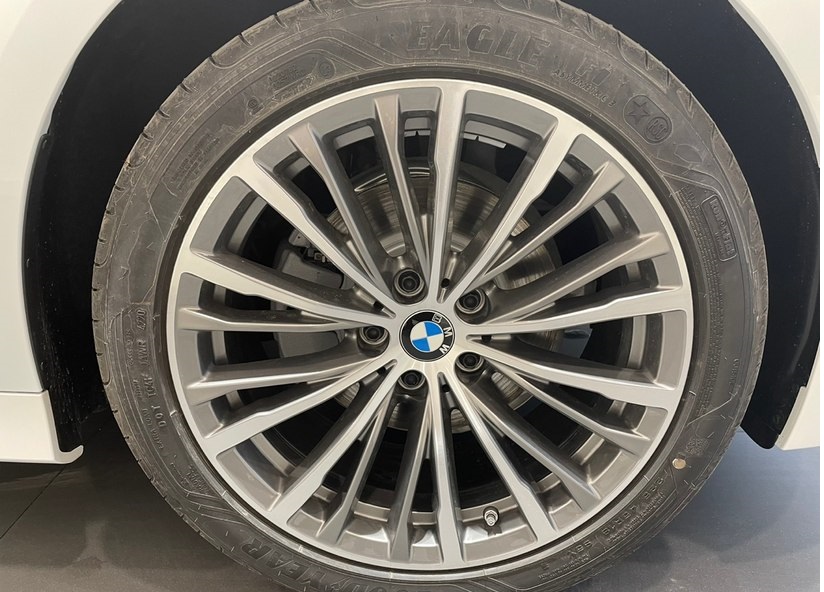 2021款宝马3系320和325什么区别,宝马3系评测视频2021款325li