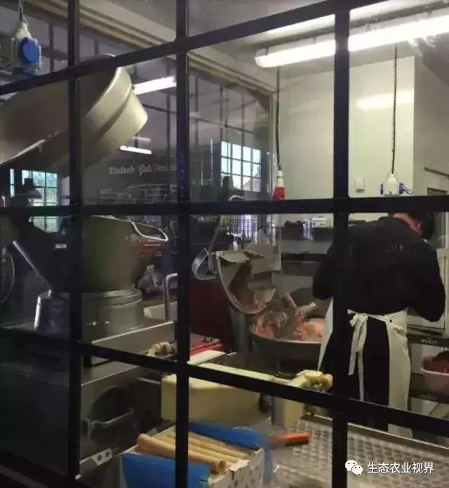 用一颗草莓吸引5百万游客,开5家主题乐园、4家超市、300个草莓屋