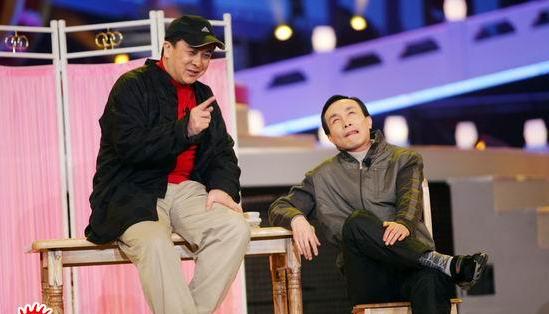 连登春晚24年现状,连登春晚8年走红后却回归家庭