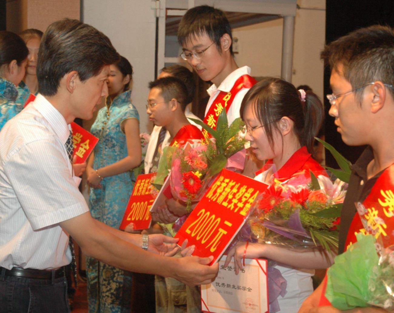 大一的期末考试,大学生期末考试都考些什么