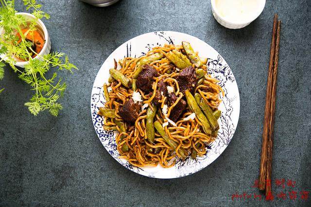 怎么在家做好吃又超简单面条,在家做普通的面条怎么做才好吃