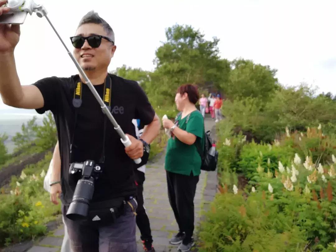 几个闺蜜自驾游的视频,一群闺蜜旅行视频