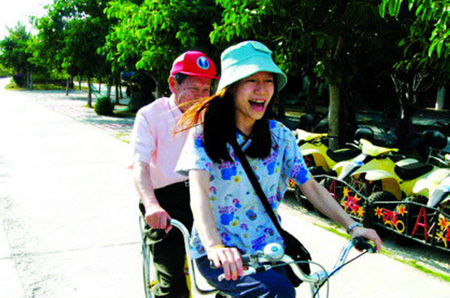 95岁的杨振宁和45岁的翁帆,杨振宁和翁帆的忘年恋现状怎样