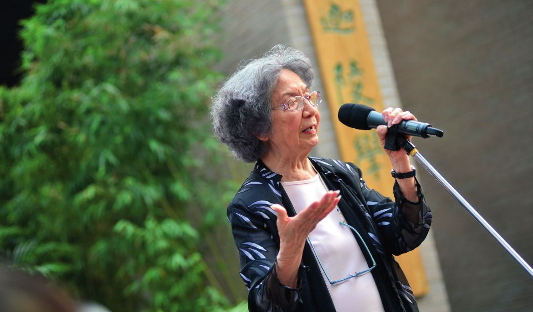 被誉为“中国最后的女先生”，但她的力量不止于此