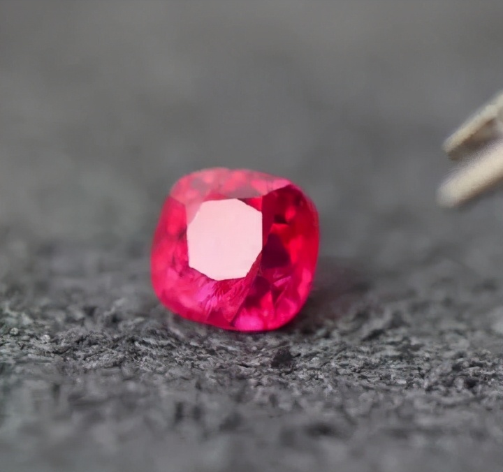 红尖晶石属性,红色尖晶石是宝石吗