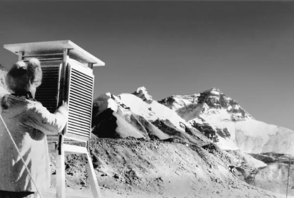 1960年登顶珠穆朗玛峰纪录片,1960年登顶珠穆朗玛峰队员