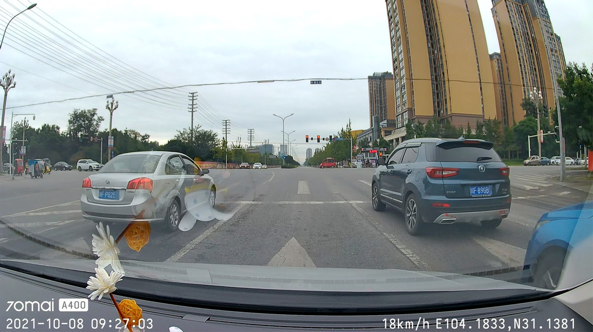 70迈行车记录仪a400a500哪个好,70迈行车记录仪a400怎样查看回放