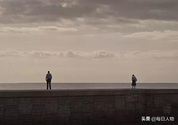 那些触目惊心的家庭秘密：出轨、离婚，重男轻女，自己非父母亲生