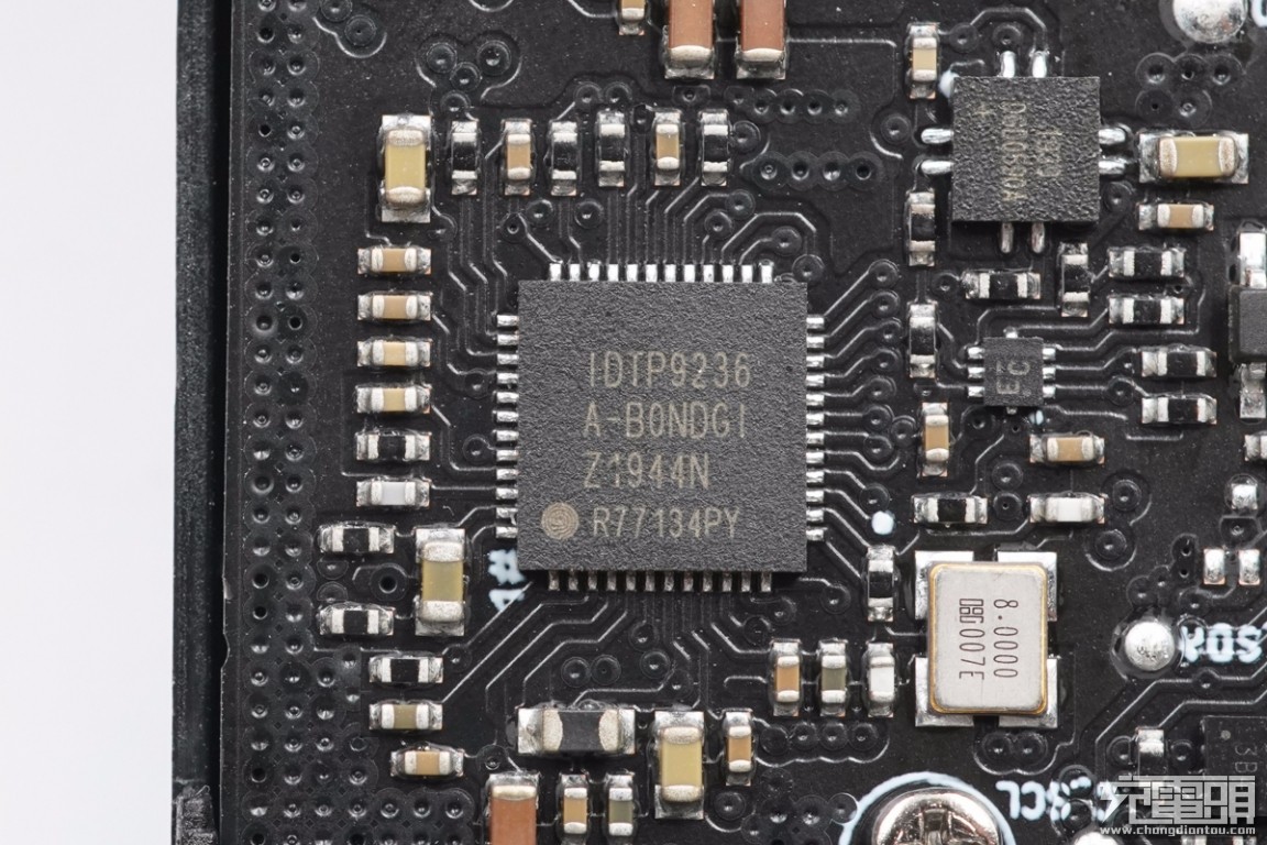 三星25w快充拆解视频,三星25w快充移动电源