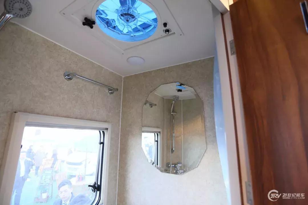 6万到8万的自动挡房车推荐,家用自动挡房车20-30万6人