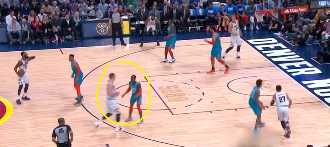 亚当斯遇到莫兰特,亚当斯防约基奇