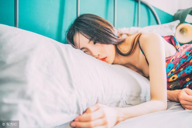 她是律师却意外穿越的小说,她是著名律师的小说