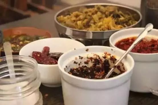 鑸屽皷涓婄殑涓浗鍥涘窛鏃╅,棣嬮鏃╅