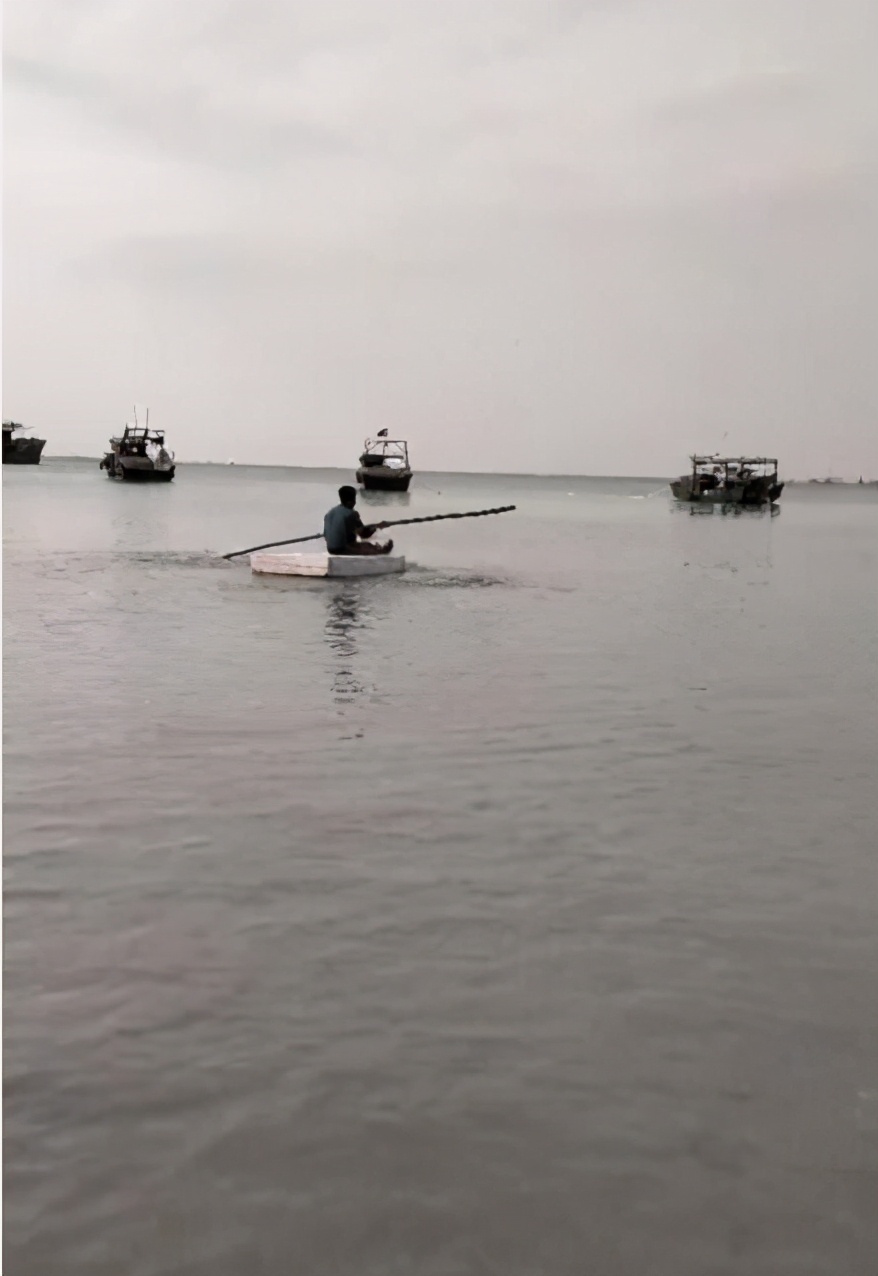 初次出海钓鱼的视频,钓鱼人第一次出海钓鱼