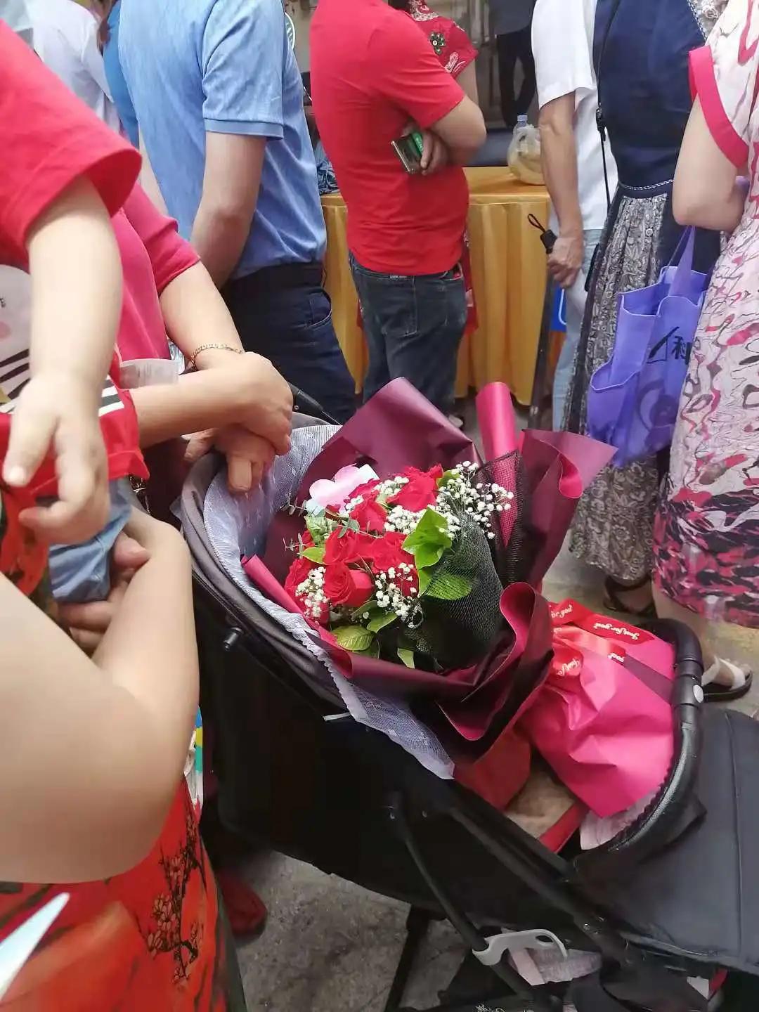 萌娃、萌宠纷纷抢镜!今年高考作文,深圳学生躺赢?