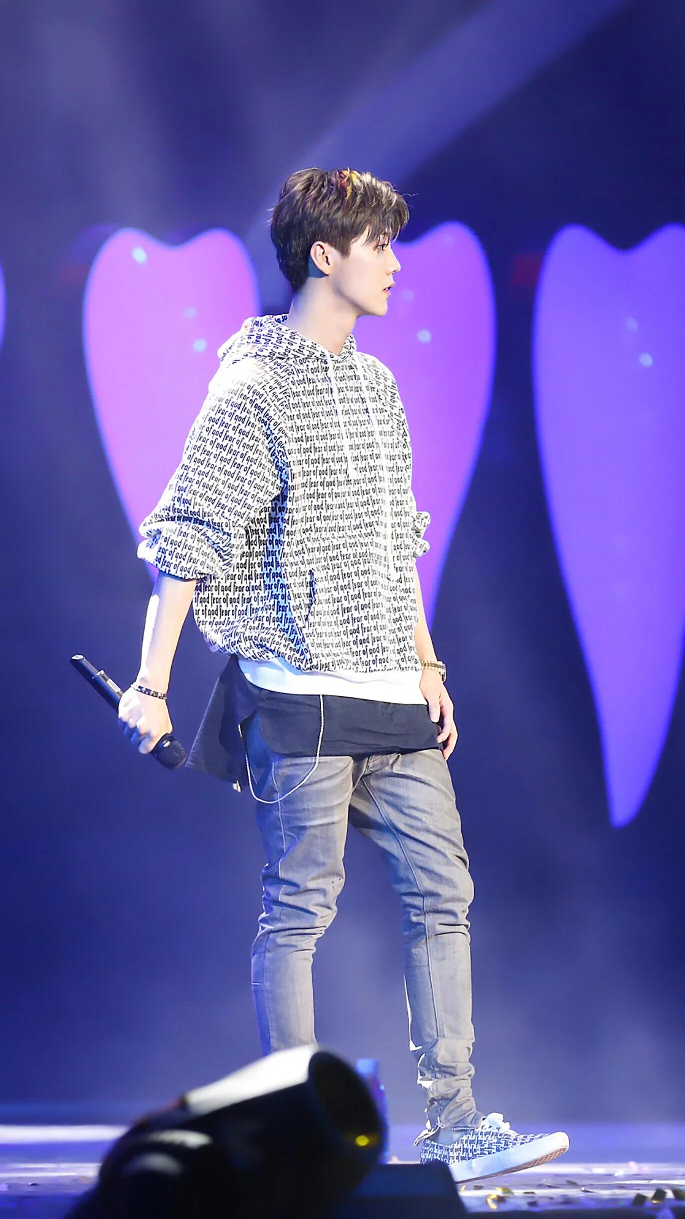 壁纸鹿晗迪丽热巴,鹿晗壁纸最近