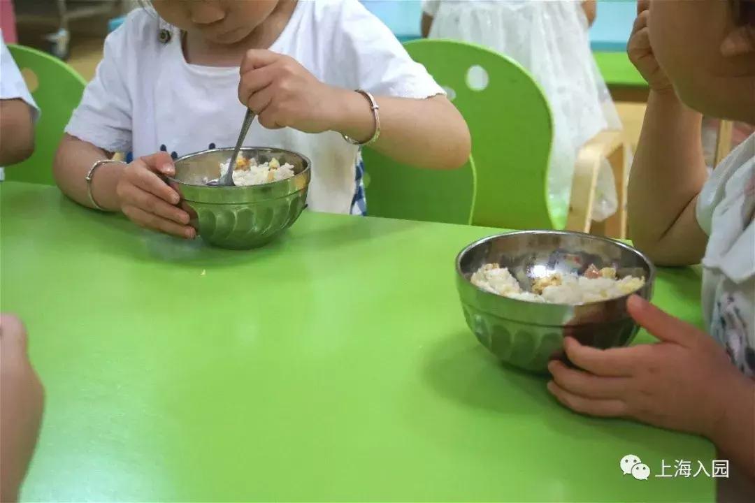 幼儿入园前家长的准备工作有哪些 (幼儿园开学新生入园要做哪些准备)