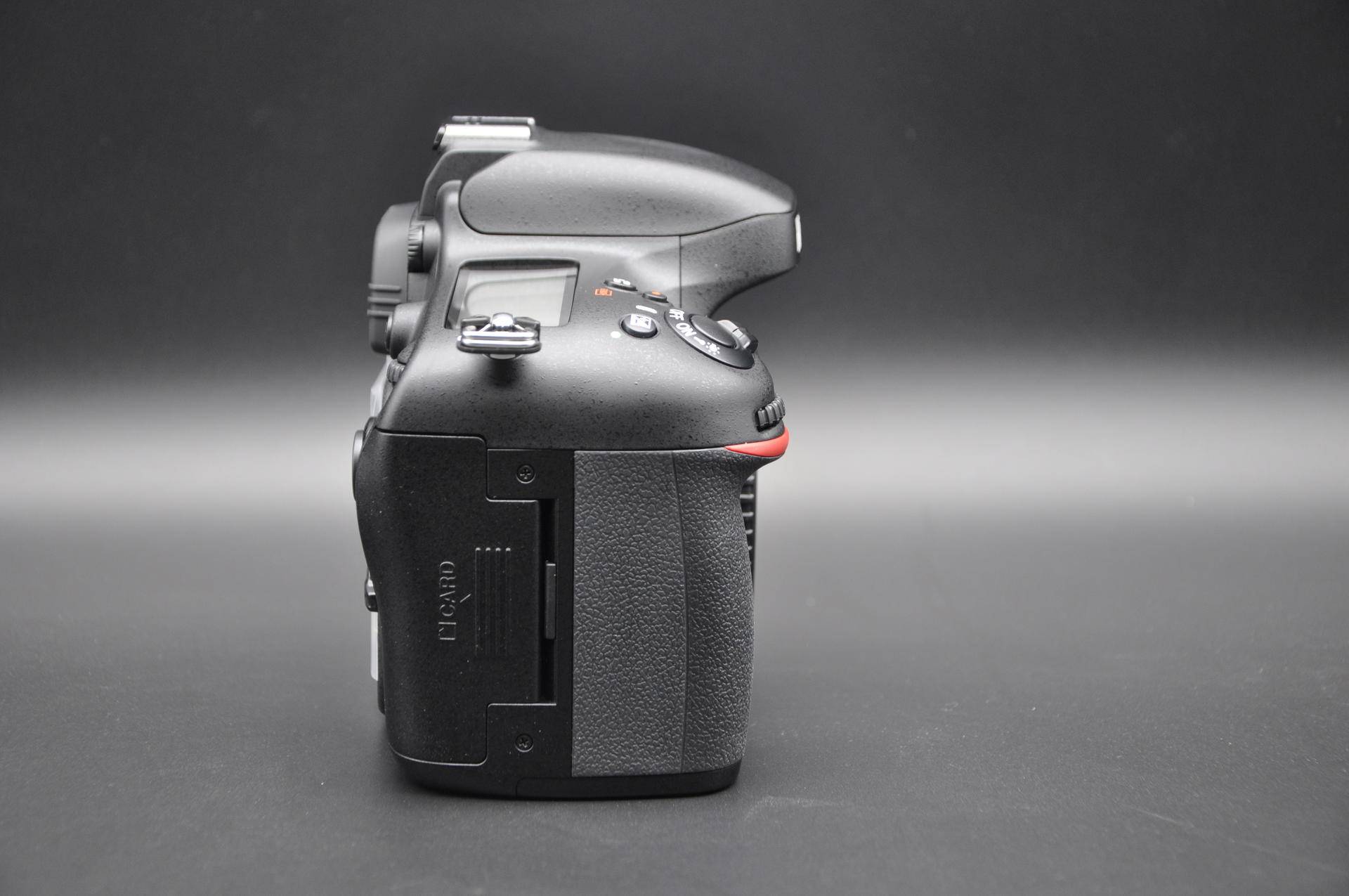 尼康d610值得入手吗,尼康d610好还是d600好