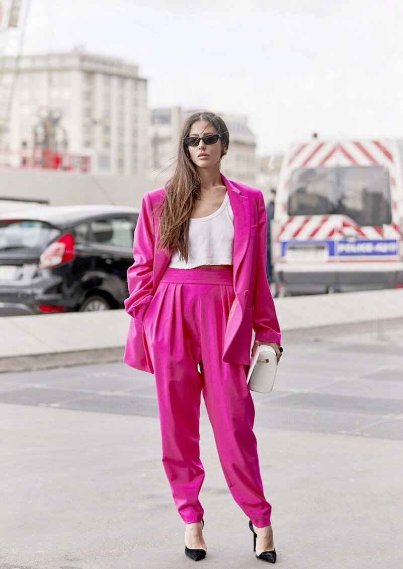 春季流行色玫红色,玫红色什么人穿不好看