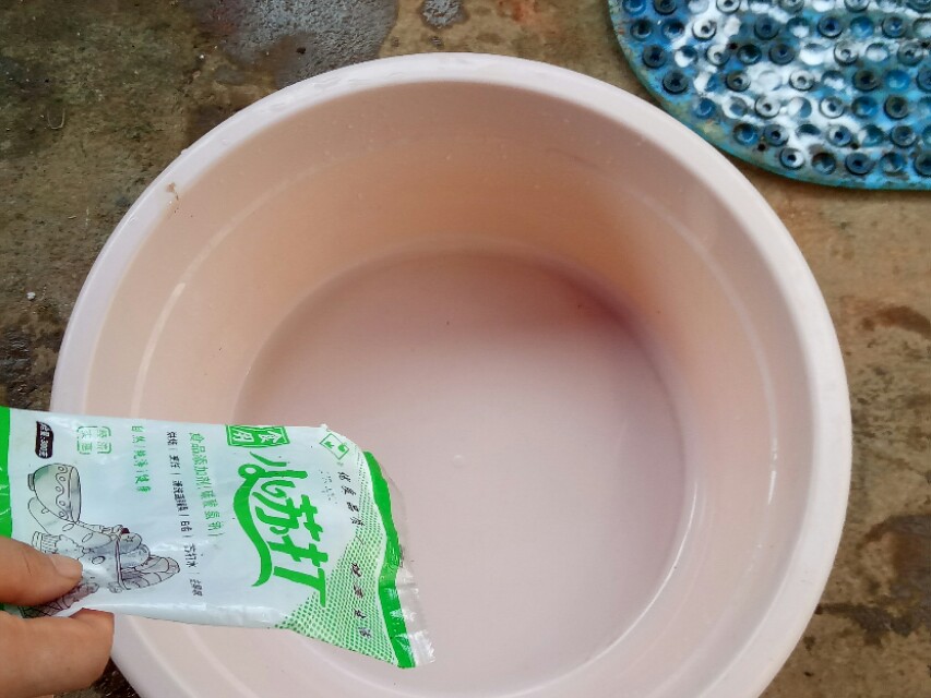 带洞的软pvc地垫脏了怎么清洗,纯羊毛皮地垫的正确清洗方法