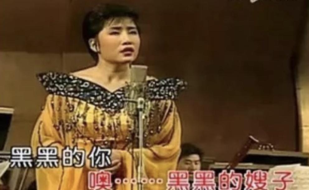 有没有当年李娜出家剃度视频,李娜出家后的青藏高原