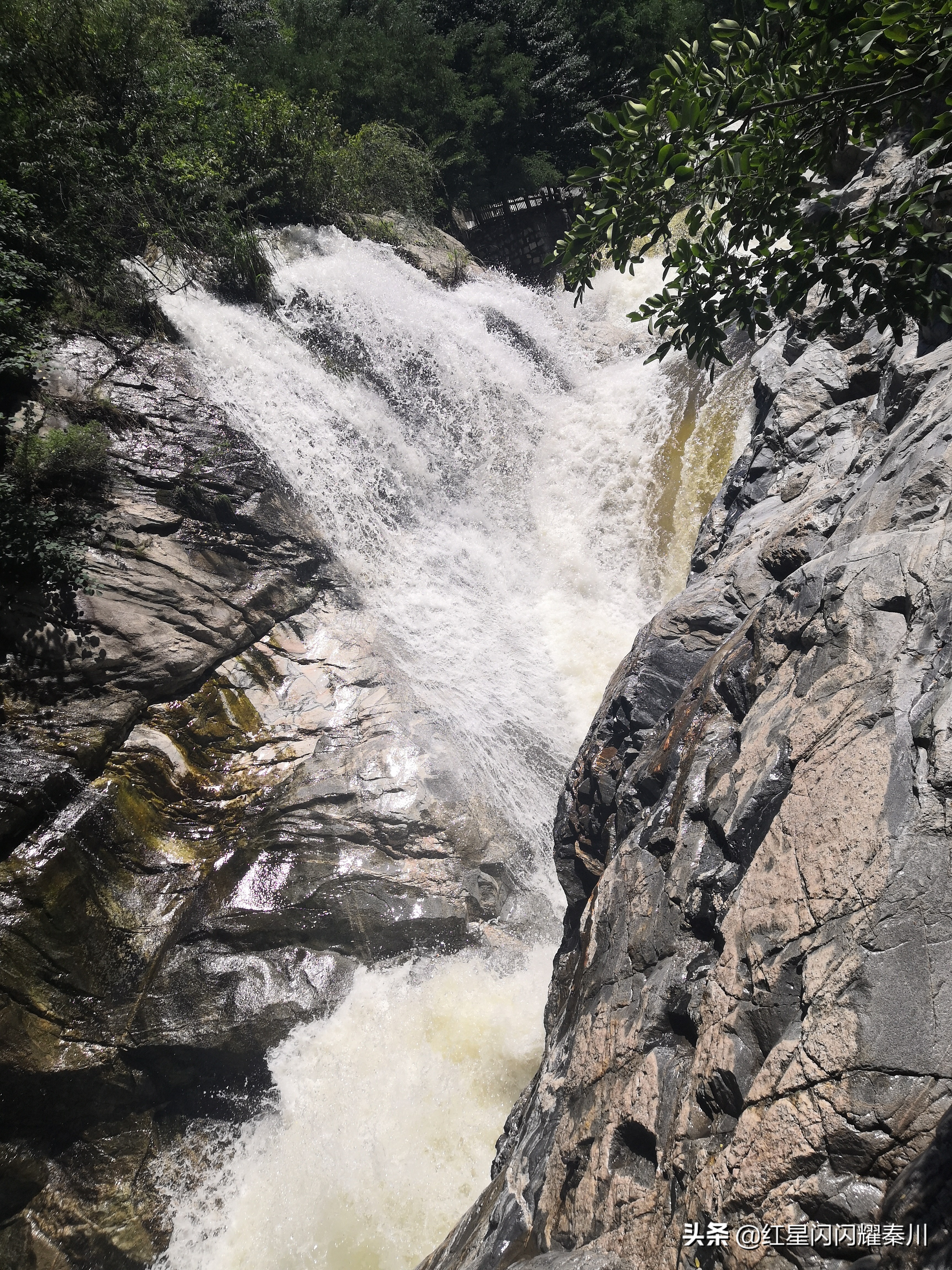 石门一道终日雷——高冠瀑布雨后游