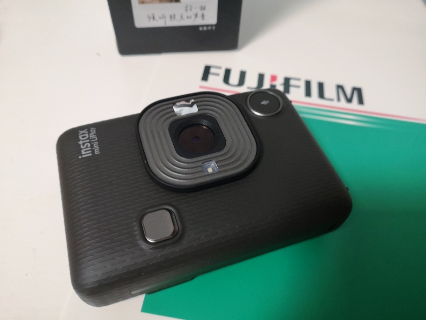 能通过手机打印照片的富士拍立得,富士拍立得打开后盖拍出照片效果