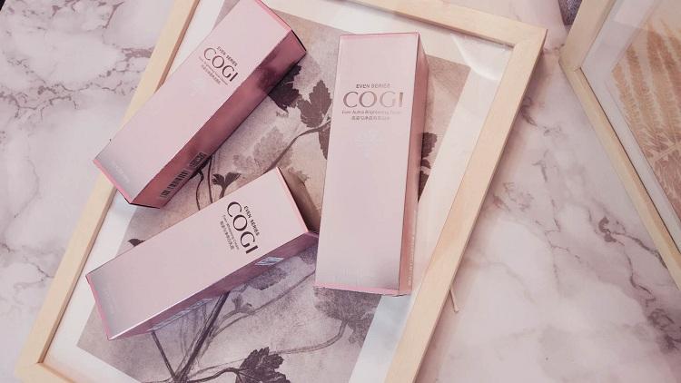 高姿美白补水套装评测，清爽淡淡幽香，适合学生*党**