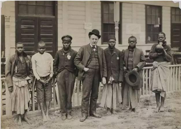 早期人类动物园,揭秘人类动物园