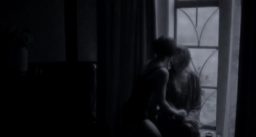 “*片禁**之王”的电影终于踏进影院！50岁巩俐演当红女星仍性感有味