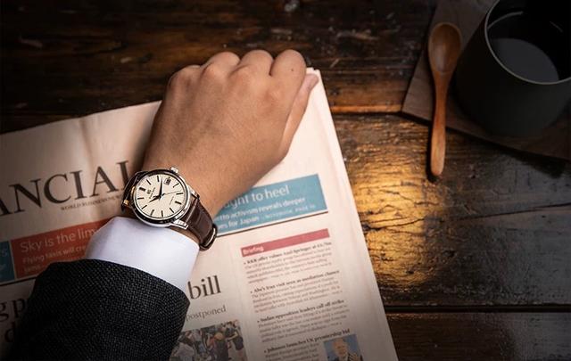 冠蓝狮欧米茄哪个档次高,冠蓝狮与欧米茄差距