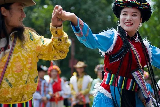 云南少数民族传统文化保护,四川和云南哪个少数民族多