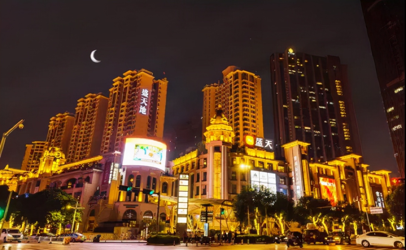 因为一条街爱上一座城,因为一条路爱上一座城市