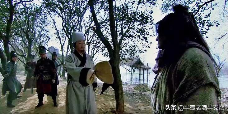 吴用和刘唐打架 (刘唐和雷横对战吴用)