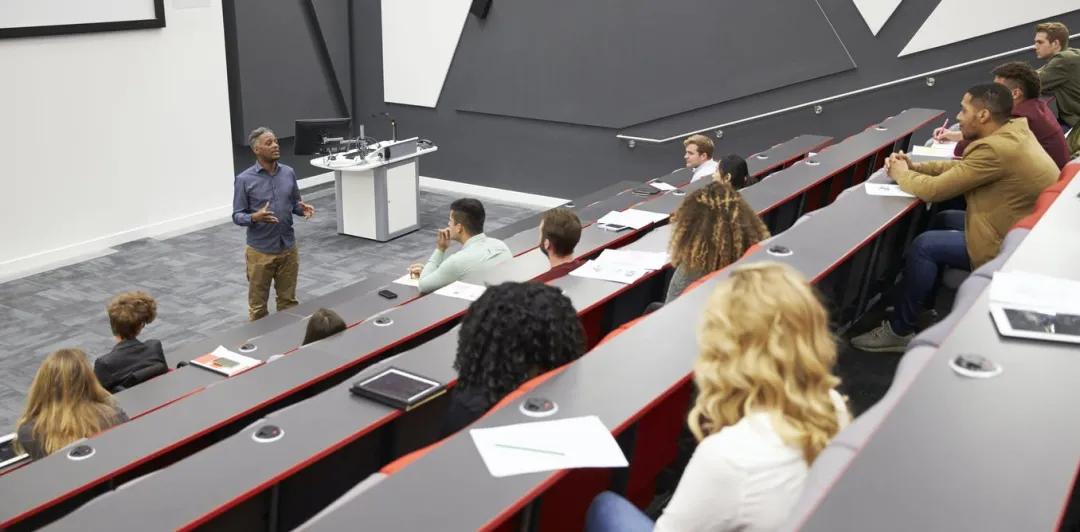 只涨不跌的澳洲大学开始退学费了？专门给海外留学生