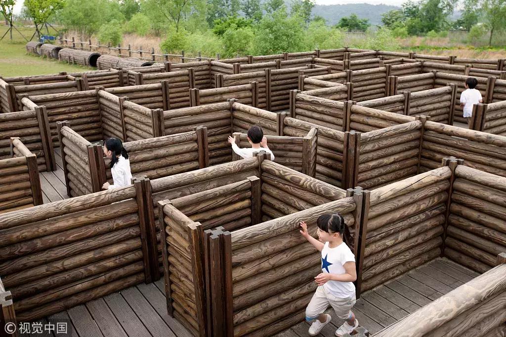 让孩子跑跳的亲子游戏,玩蹦蹦跳的游戏锻炼孩子