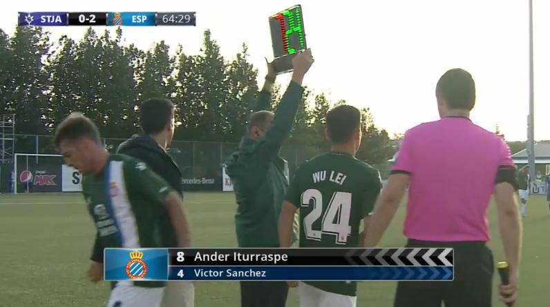 武磊7分钟遭2次打击！伸手3秒要球却被无视急得自己强行射门