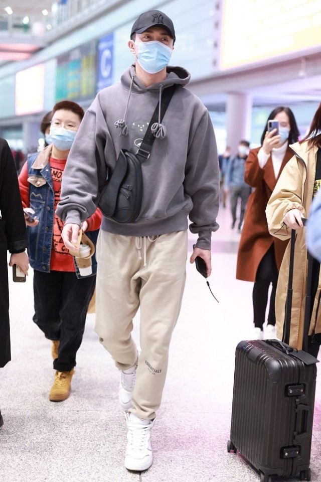 高伟光私服造型,高伟光酷帅风图片