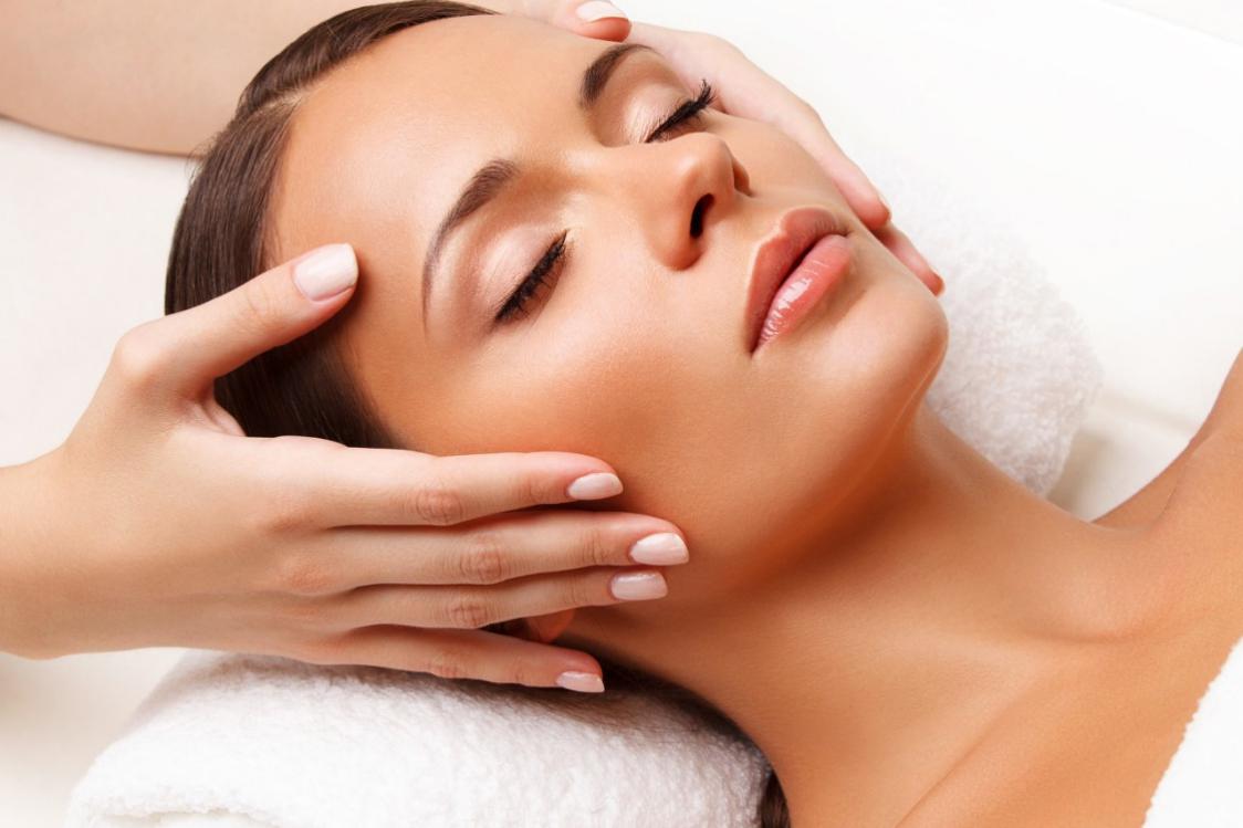 让脸变胖的最佳动作,4个动作让脸变年轻