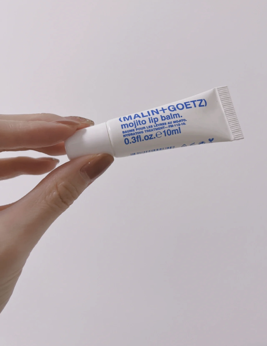 滋润橘色唇膏推荐哪款好用 (平价润唇膏去死皮滋润测评)