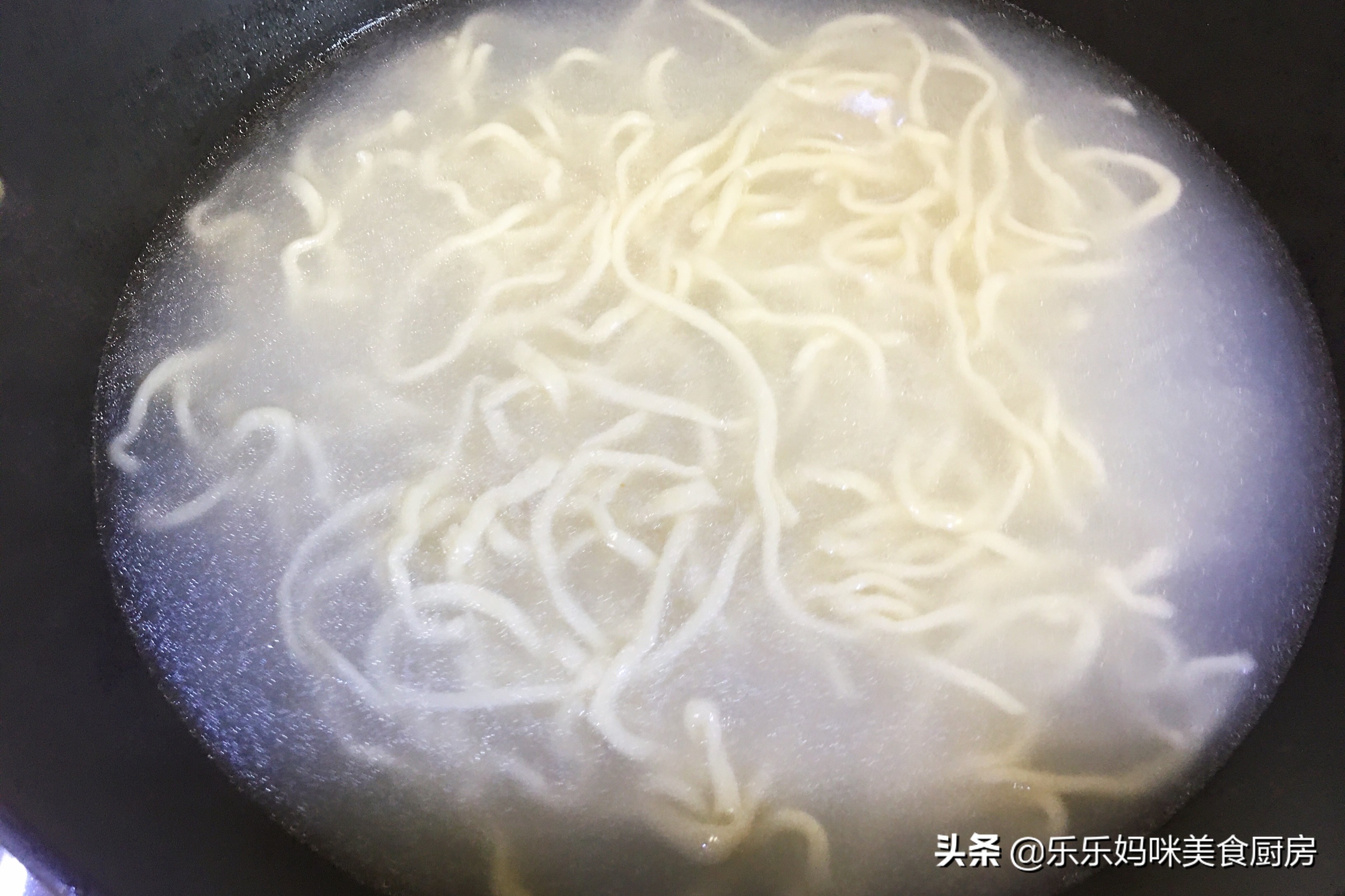 拉条子面怎么一拉就断,拉条子拌面怎么和面不会断