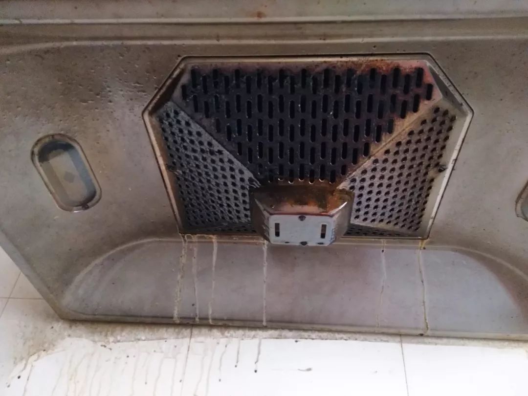 免拆洗油烟机真的有效吗,清洗油烟机的免拆和拆洗的区别