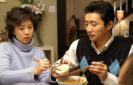 《双面胶》原著争着“给丽娟洗内衣裤”的婆婆：她，是在征服儿媳