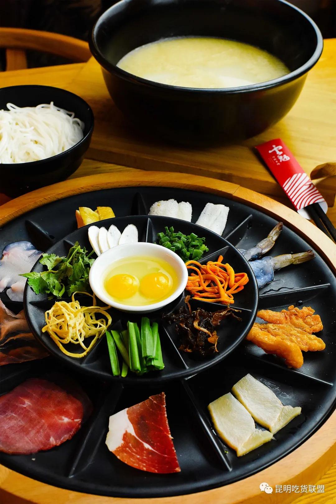 昆明老街附近哪家过桥米线好吃,昆明过桥米线百年老店哪家最正宗