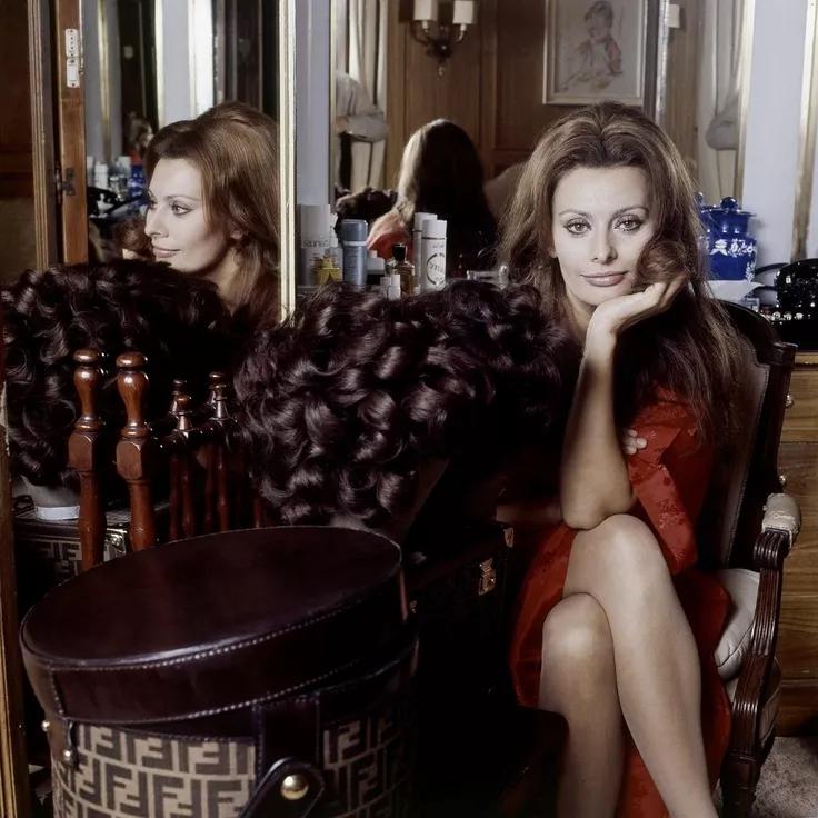 fendi真皮蜡,fendi皮草专柜价格