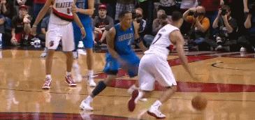 让了俩半月板，落后23分一节追回！10年前这场比赛，膝盖都看酸了