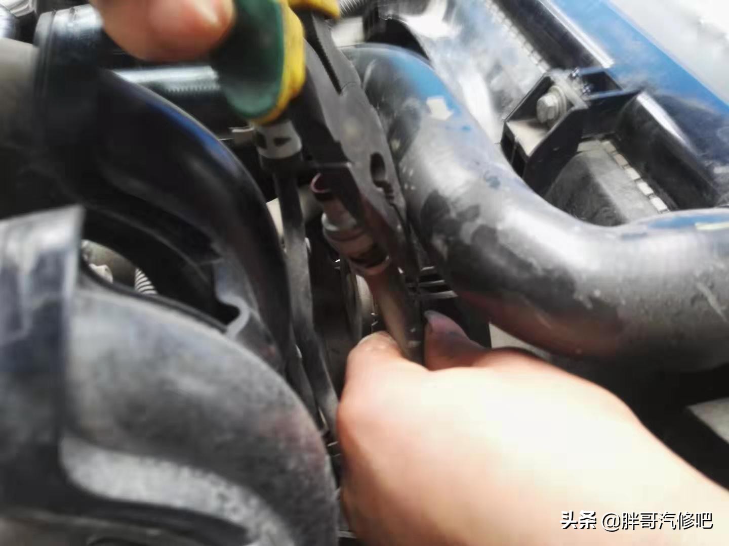 发动机曲轴通风阀在哪里,曲轴强制通风阀靠什么打开