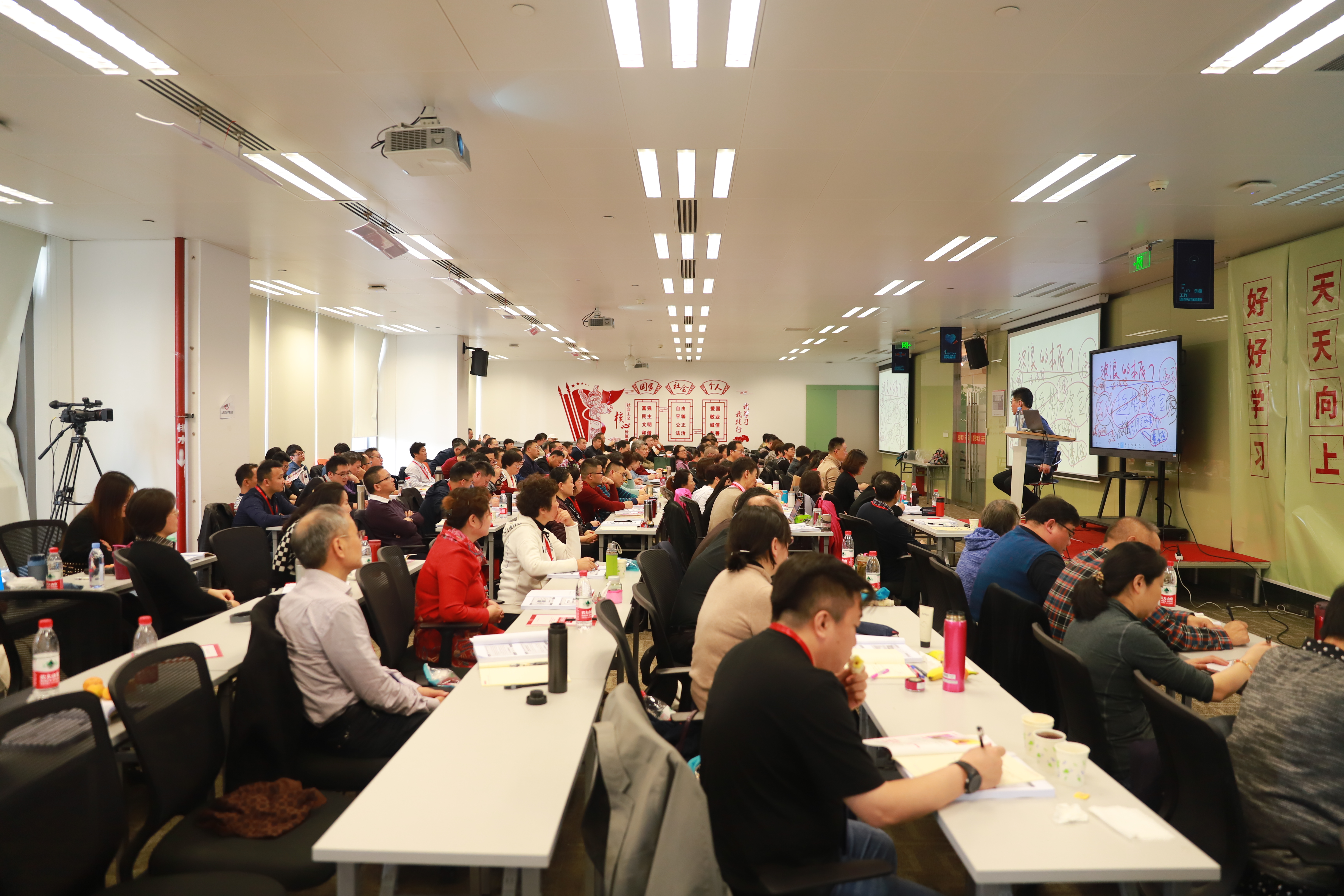 魏宁海：不听话的你，今天亏钱没？双顶做出来，下跌abc要开启了