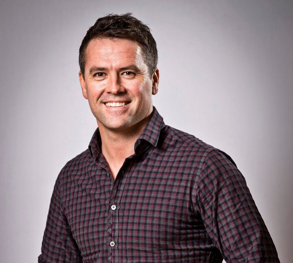 迈克尔欧文拼尽全力,球星档案迈克尔欧文